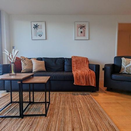 Apartment 100M From Fistral Beach- Underground Parking-Surf Shower & Locker- Sleeps 6 Newquay  Luaran gambar