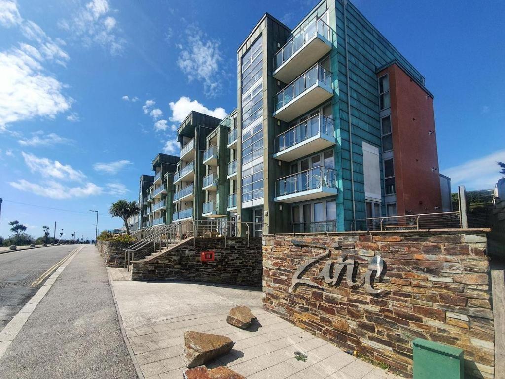 Apartment 100M From Fistral Beach- Underground Parking-Surf Shower & Locker- Sleeps 6 Newquay  Luaran gambar