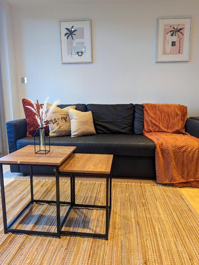 Apartment 100M From Fistral Beach- Underground Parking-Surf Shower & Locker- Sleeps 6 Newquay  Luaran gambar