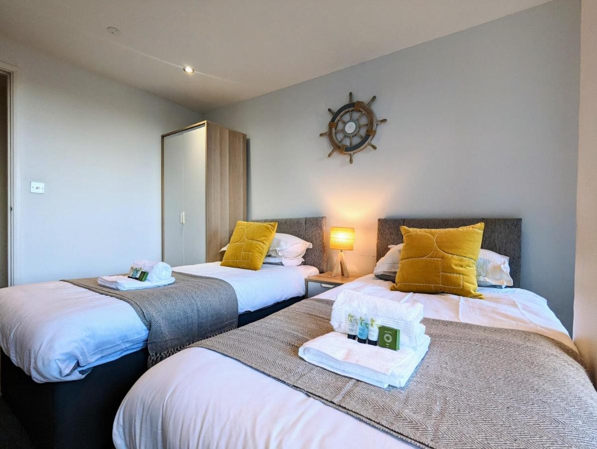 Apartment 100M From Fistral Beach- Underground Parking-Surf Shower & Locker- Sleeps 6 Newquay  Luaran gambar