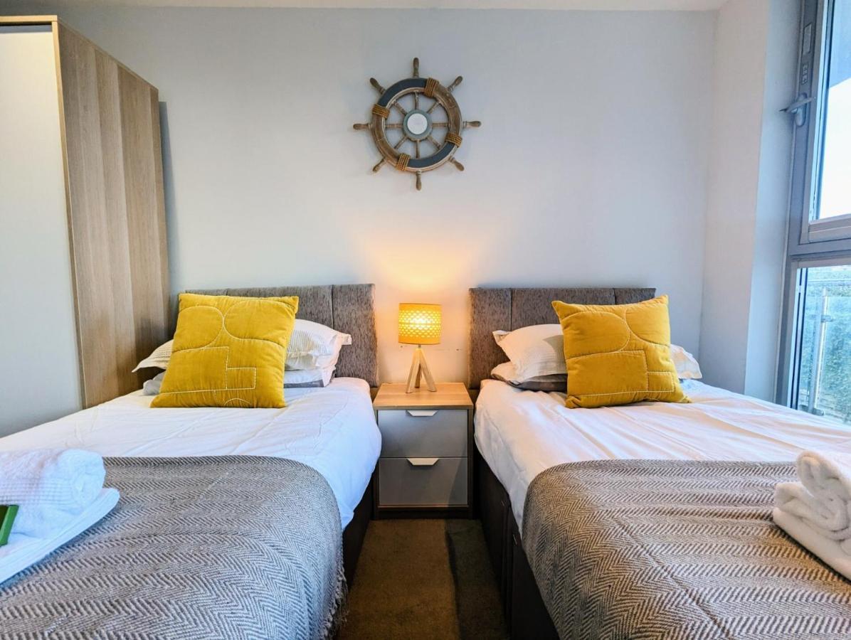Apartment 100M From Fistral Beach- Underground Parking-Surf Shower & Locker- Sleeps 6 Newquay  Luaran gambar