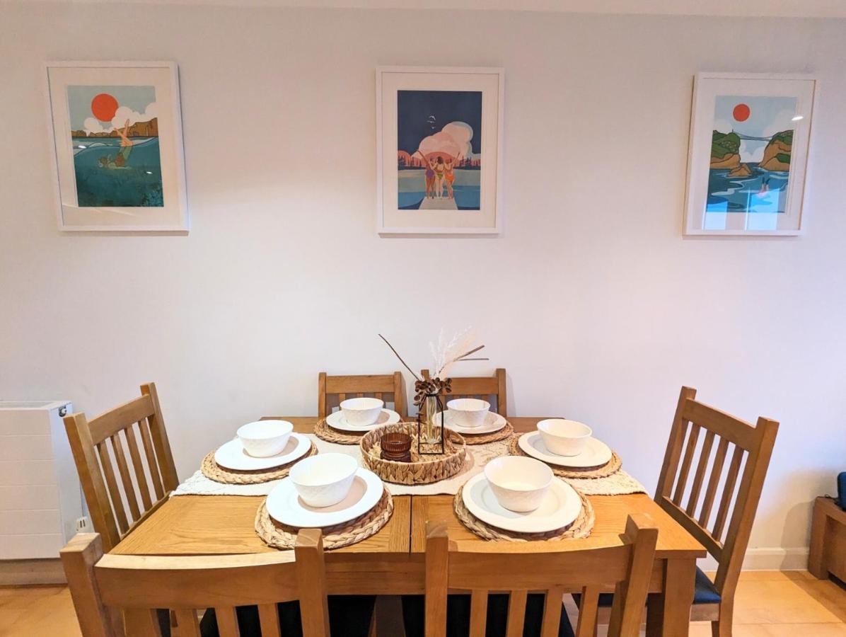 Apartment 100M From Fistral Beach- Underground Parking-Surf Shower & Locker- Sleeps 6 Newquay  Luaran gambar