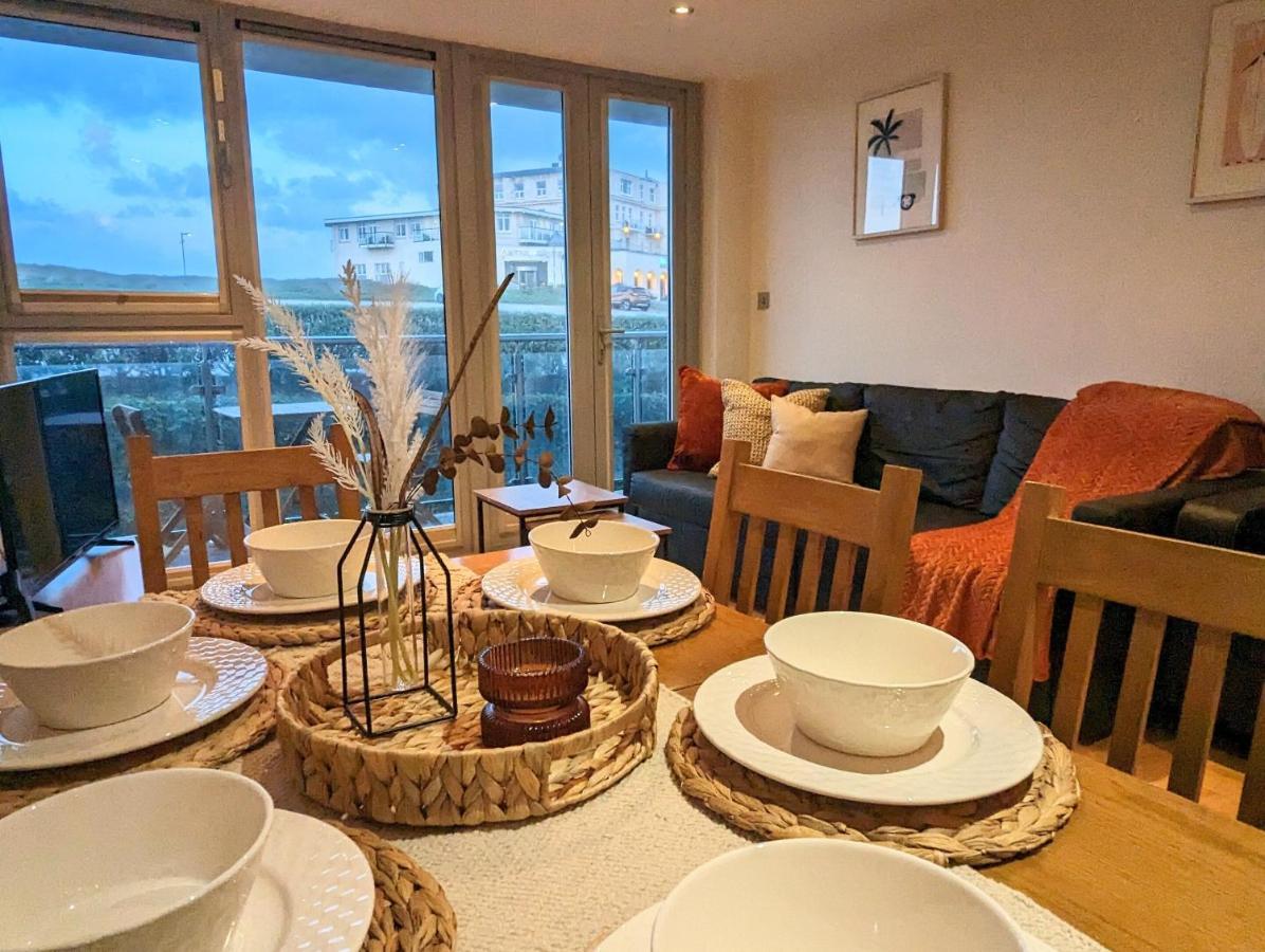 Apartment 100M From Fistral Beach- Underground Parking-Surf Shower & Locker- Sleeps 6 Newquay  Luaran gambar